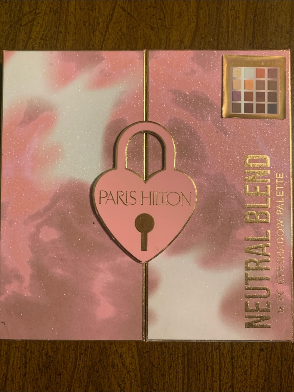 NWOT Paris Hilton Neutral Blend 16pc Eyeshadow Palette